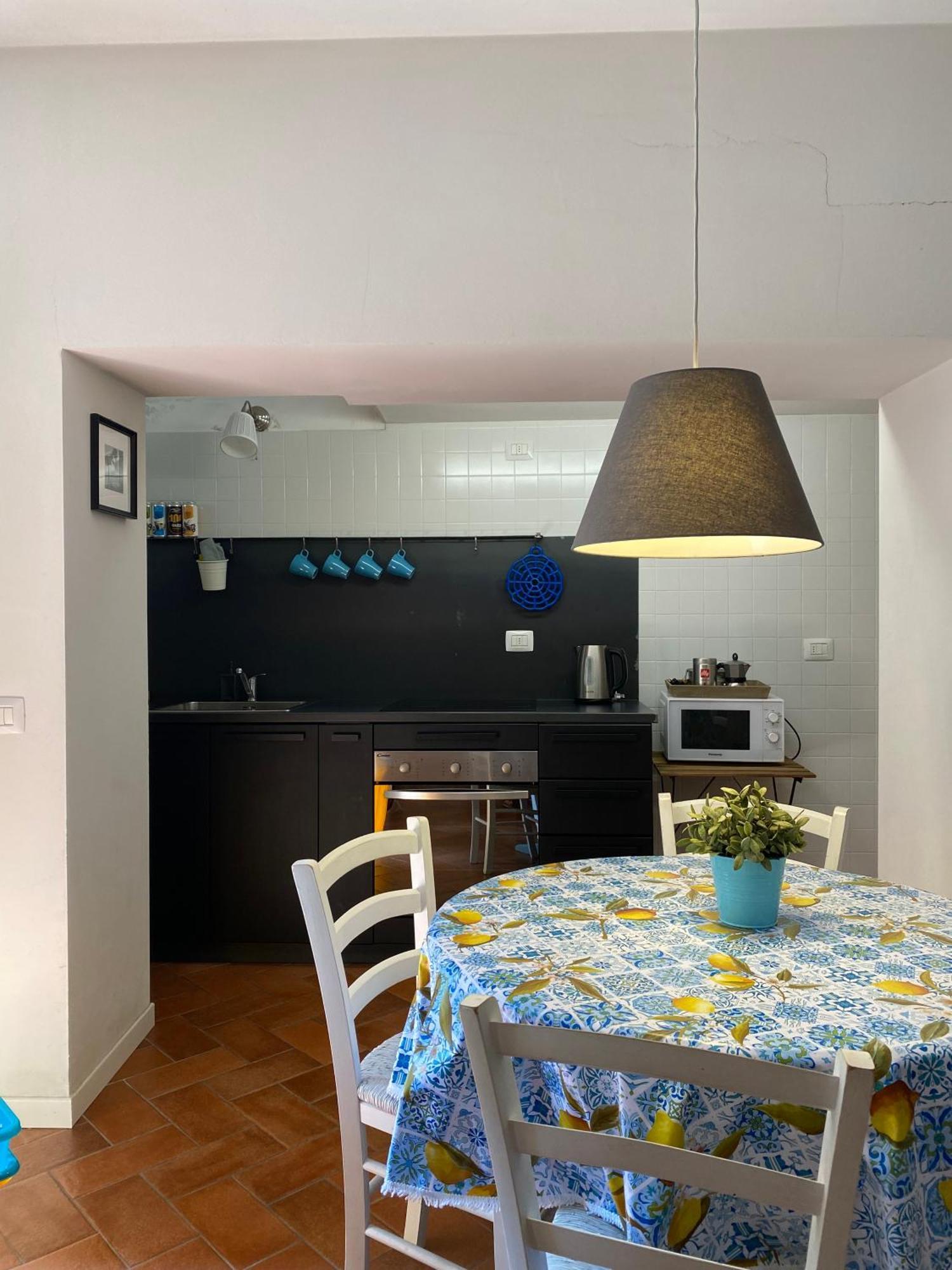 Holiday House Alla Torre Манделло-дель-Ларио Экстерьер фото