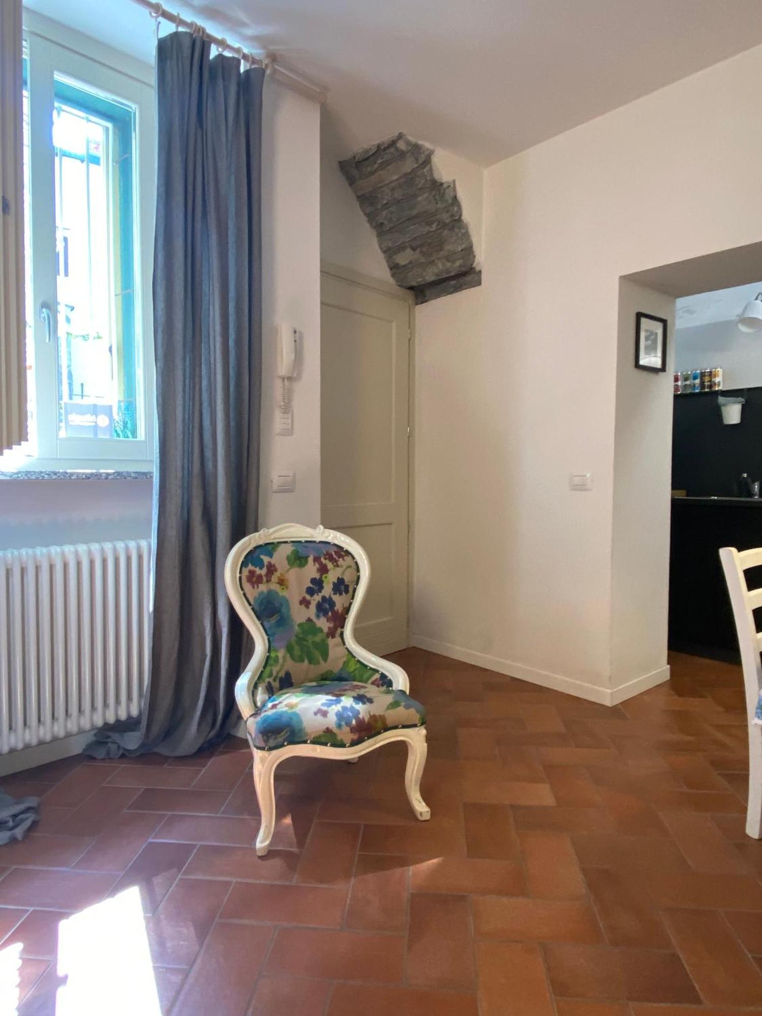 Holiday House Alla Torre Манделло-дель-Ларио Экстерьер фото